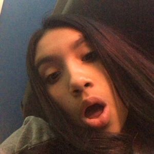 Meet your Posher, Camila